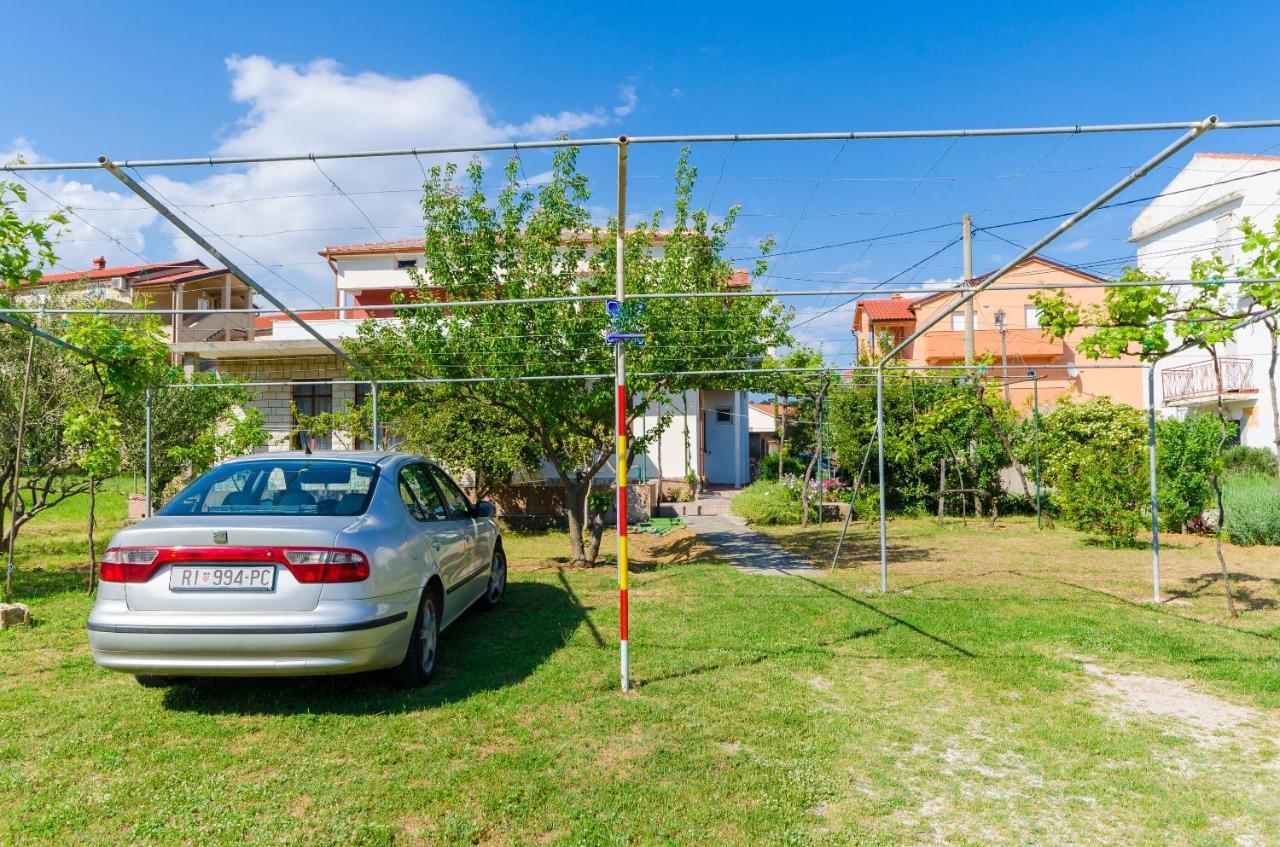 Apartments Anica F Лопар Экстерьер фото