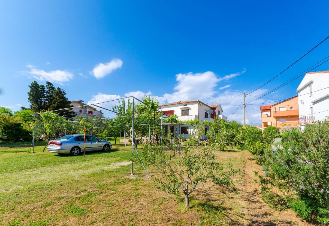 Apartments Anica F Лопар Экстерьер фото