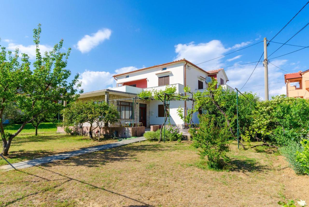 Apartments Anica F Лопар Экстерьер фото