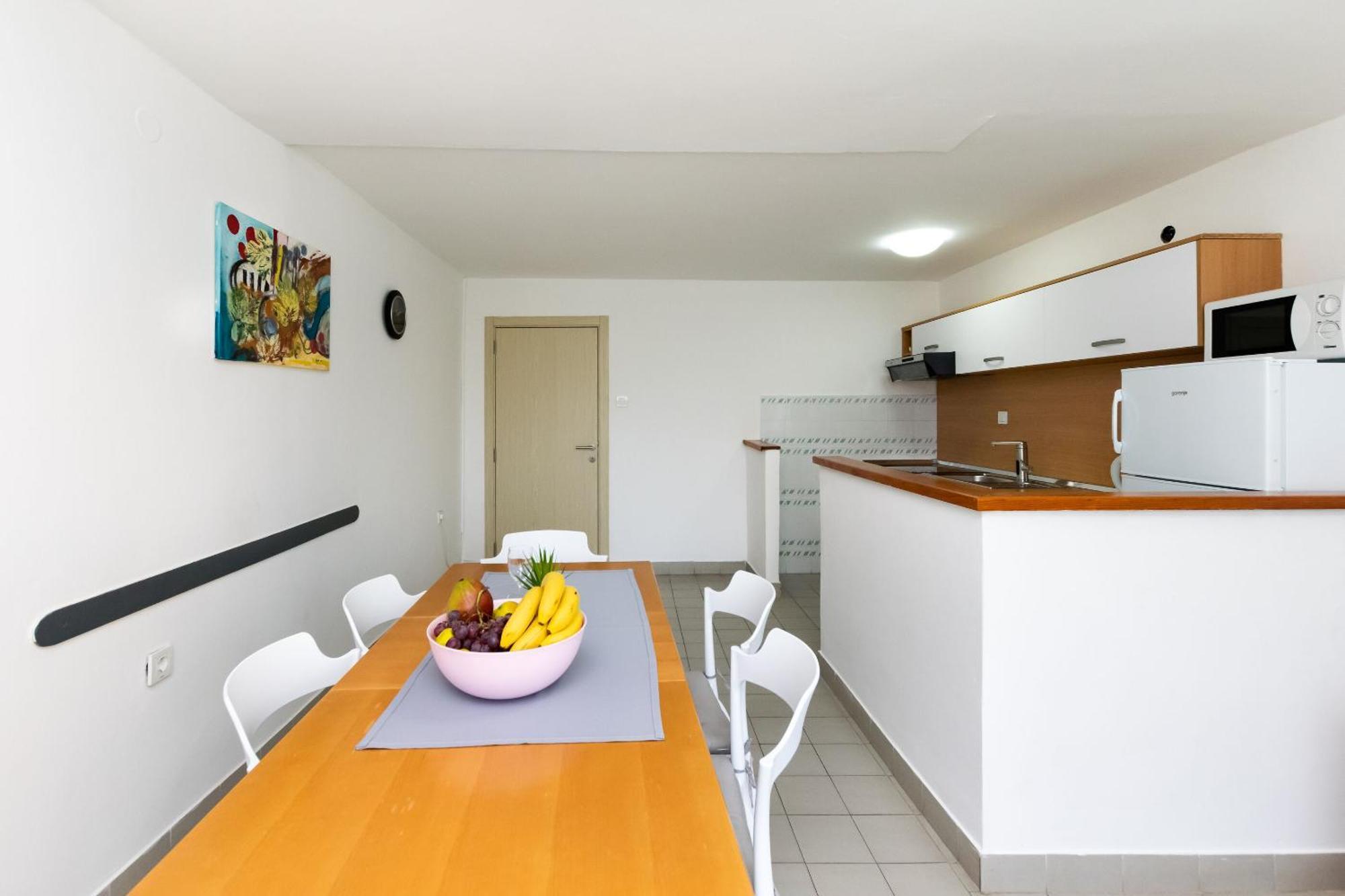 Apartments Anica F Лопар Экстерьер фото